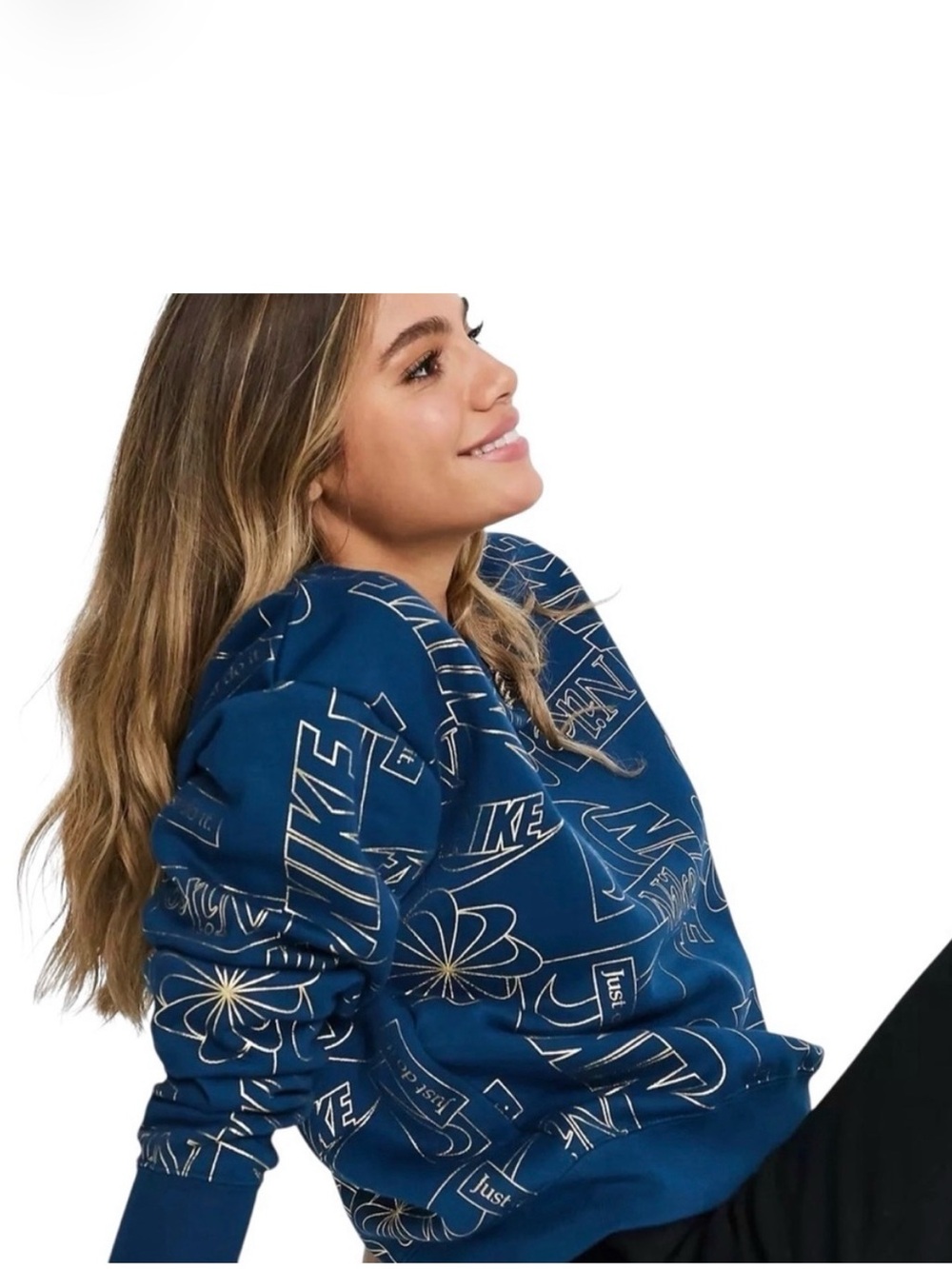 Nike Women's Blue Logo-Print Pullover Sweatshirt!